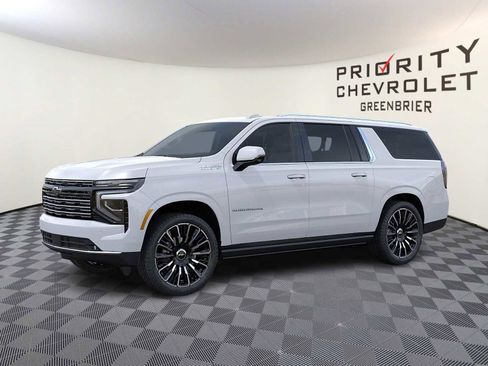 New 2026 Chevrolet Suburban High Country image 2