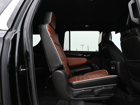 Used 2024 GMC Yukon XL Denali Ultimate AWD/4WD image 22