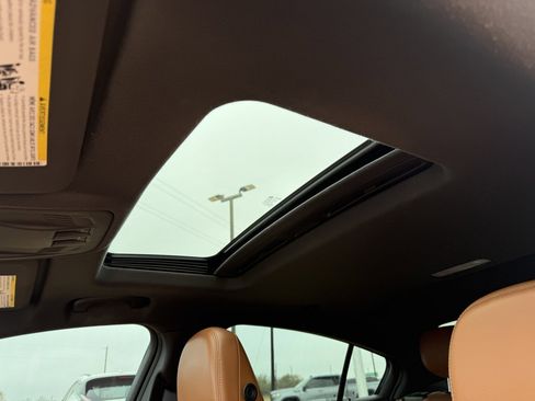 Used 2017 Chevrolet Cruze Premier image 32