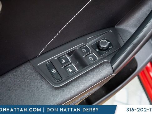 Used 2023 Volkswagen Tiguan SE image 13