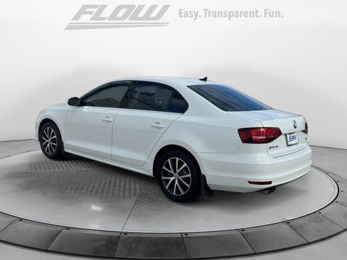 Used 2017 Volkswagen Jetta SE image 6