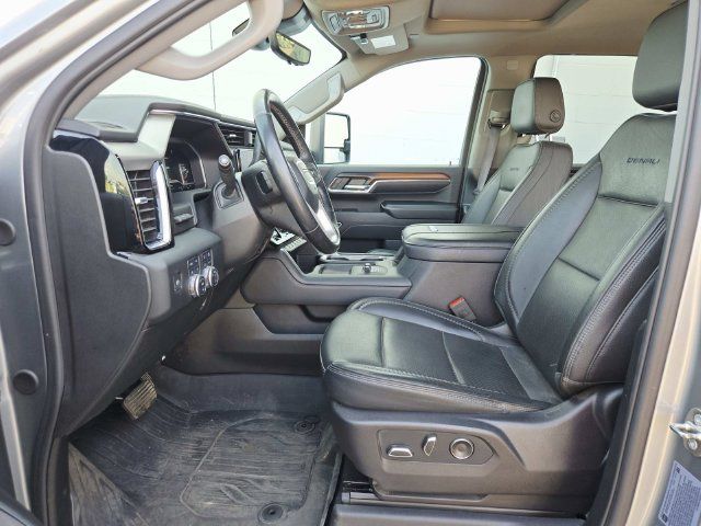 Used 2024 GMC Sierra 2500 Denali w/ Denali Reserve Package AWD/4WD image 9
