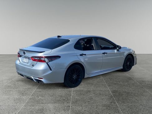 Used 2022 Toyota Camry SE w/ Convenience Package AWD/4WD image 5