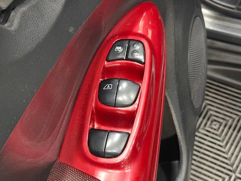 Used 2014 Nissan Juke SV AWD/4WD image 28