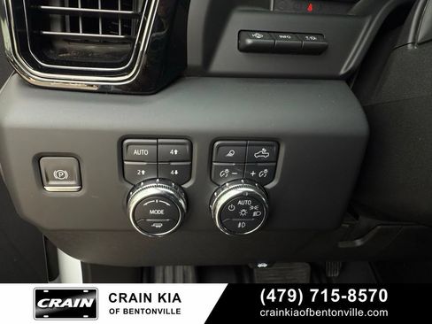 Used 2024 GMC Sierra 2500 AT4 w/ AT4 Premium Plus Package AWD/4WD image 12