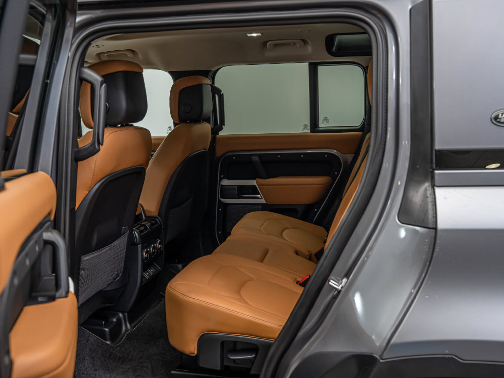 Used 2023 Land Rover Defender 110 S AWD/4WD image 46