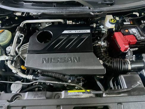 Used 2023 Nissan Rogue S image 32