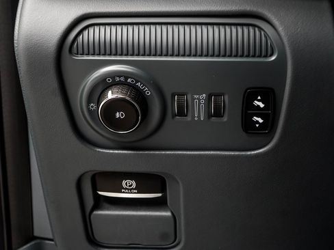 Used 2022 Jeep Grand Wagoneer Series II w/ Convenience Group III image 39