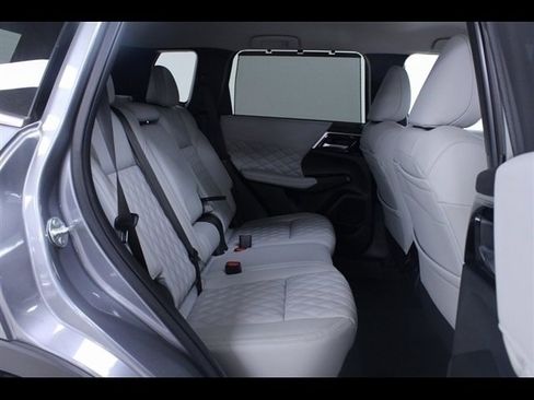 Used 2023 Mitsubishi Outlander SEL image 31