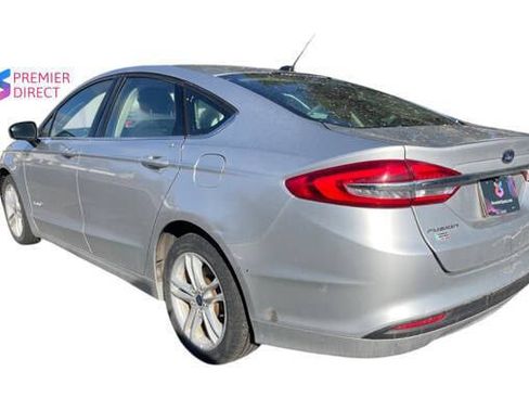 Used 2018 Ford Fusion SE image 3
