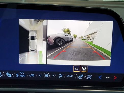Used 2024 Chevrolet Equinox EV RS w/ Active Safety Package 3 AWD/4WD image 11