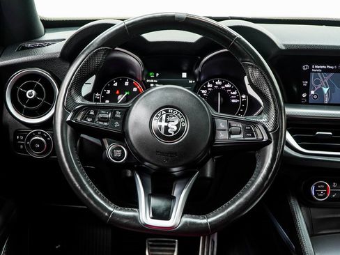 Used 2023 Alfa Romeo Stelvio Veloce image 18