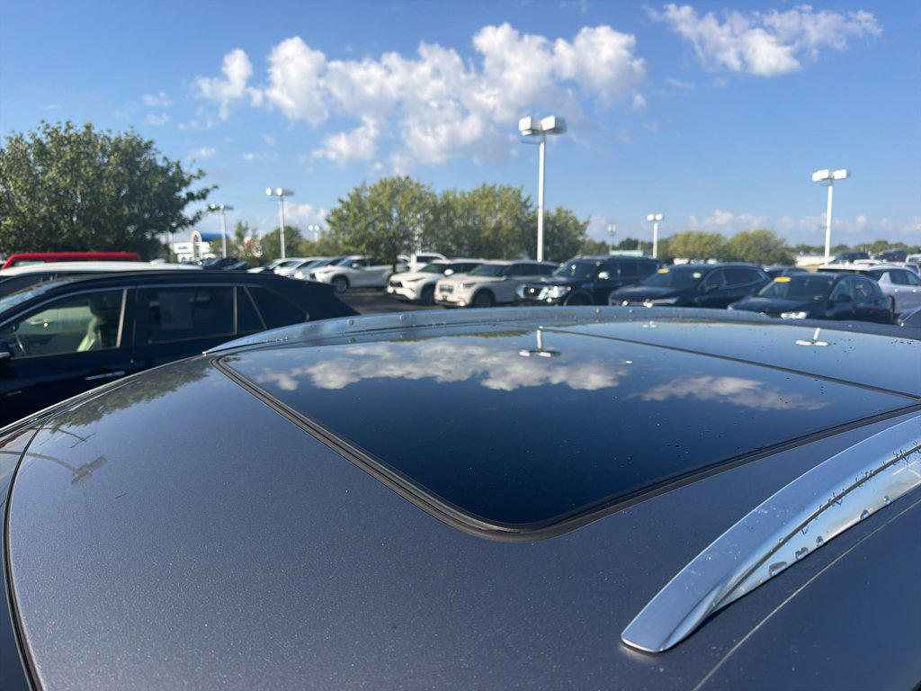 Used 2024 Cadillac XT5 Premium Luxury w/ LPO, Floor Liner Package AWD/4WD image 8