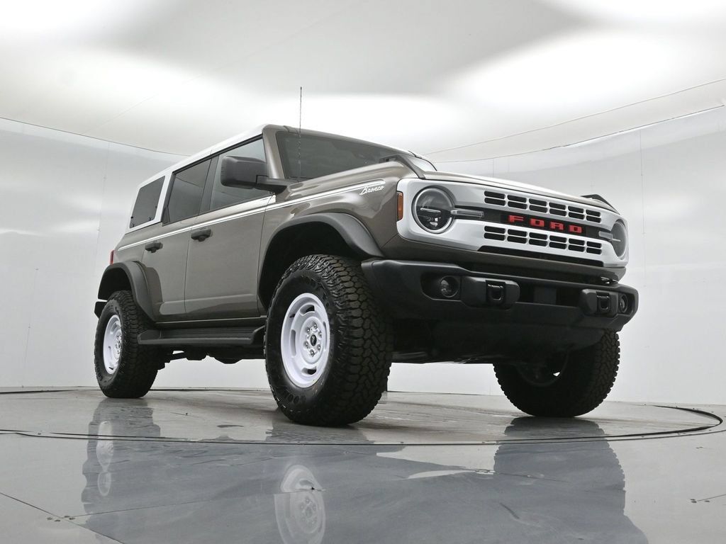Certified 2026 Ford Bronco Heritage Edition AWD/4WD image 45