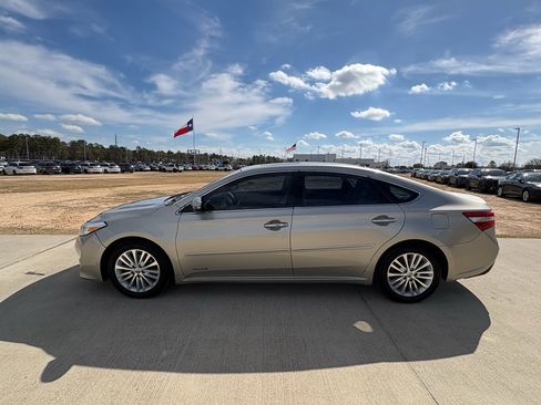 Used 2015 Toyota Avalon Limited image 5