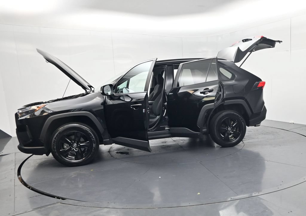 Used 2025 Toyota RAV4 XLE AWD/4WD image 61