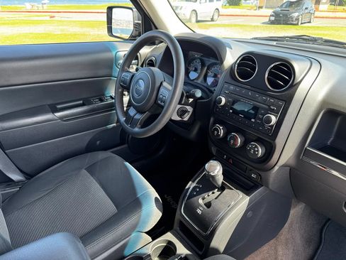 Used 2014 Jeep Patriot Sport w/ Power Value Group FWD image 21