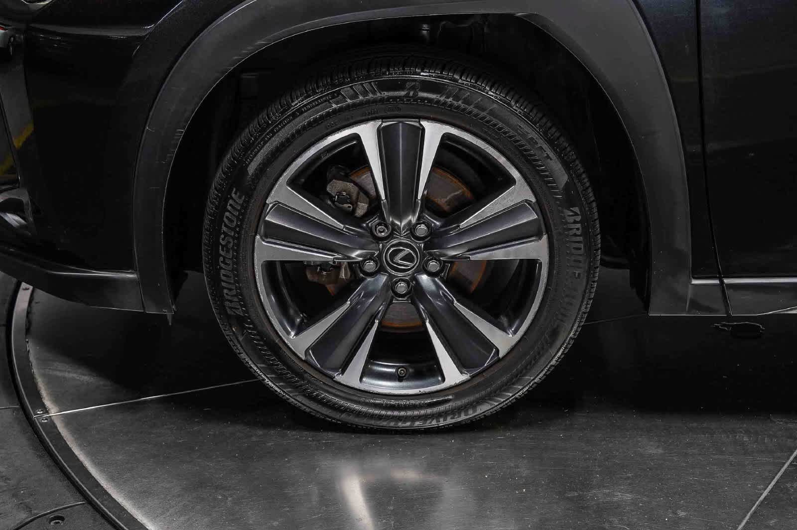 Used 2021 Lexus UX 250h w/ Accessory Package (Z2) AWD/4WD image 9
