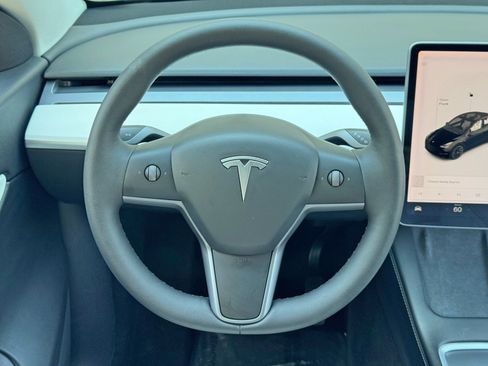 Used 2021 Tesla Model Y Long Range image 18