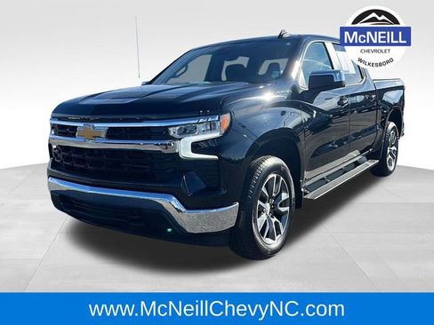 Used 2024 Chevrolet Silverado 1500 LT image 3