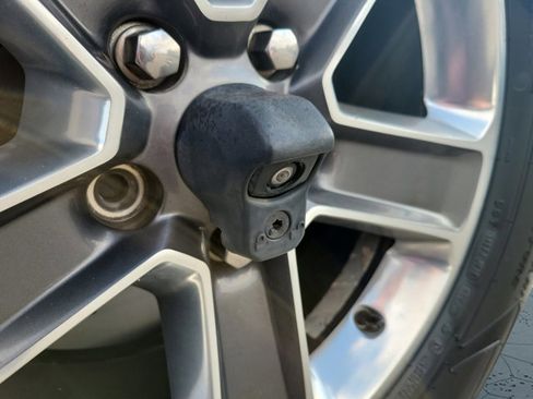 Used 2019 Jeep Wrangler Unlimited Sahara image 13