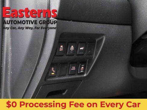 Used 2020 Nissan Pathfinder SL AWD/4WD image 25
