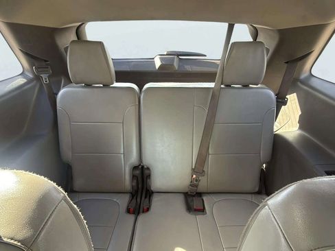 Used 2018 Chevrolet Traverse LT image 17