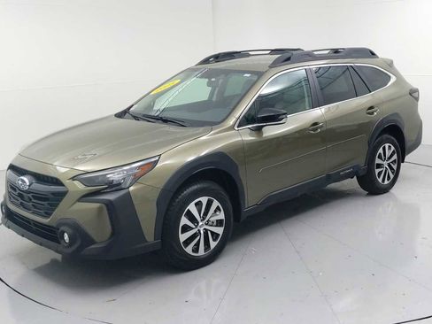 Certified 2025 Subaru Outback Premium image 4