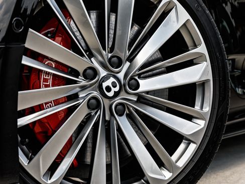 Used 2024 Bentley Continental GT Speed image 18