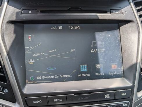 Used 2017 Hyundai Santa Fe Limited AWD/4WD image 19
