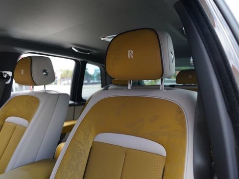 Used 2025 Rolls-Royce Cullinan AWD/4WD image 23