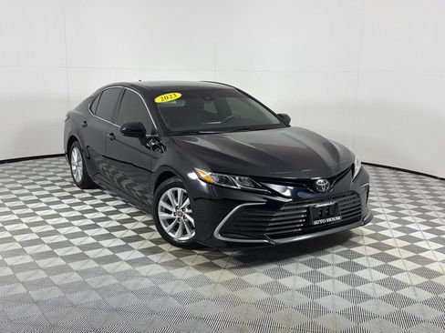 Used 2023 Toyota Camry LE FWD image 2