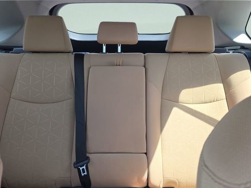 Used 2021 Toyota RAV4 XLE w/ Convenience Package image 10