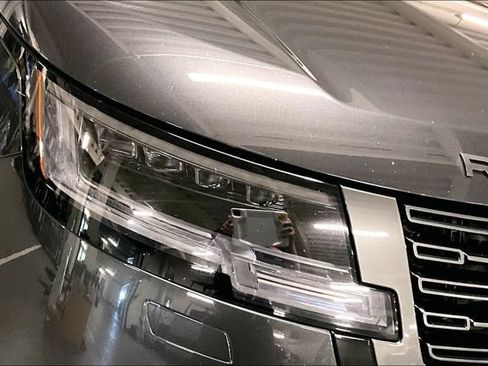Certified 2024 Land Rover Range Rover SE AWD/4WD image 28