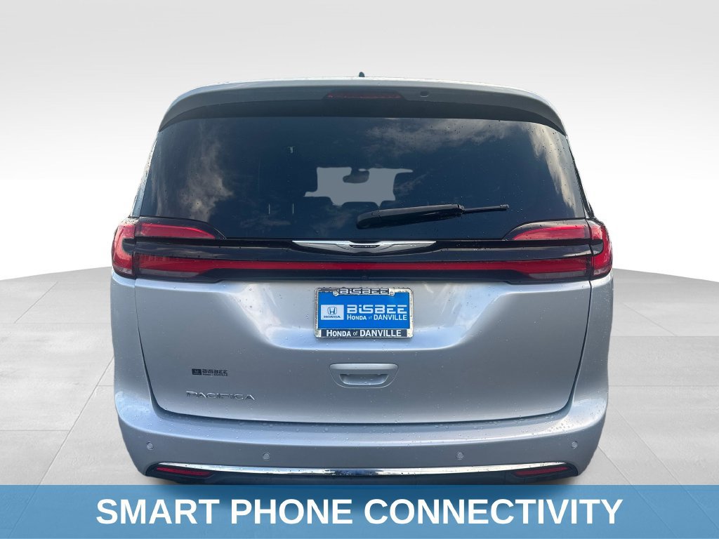 Used 2024 Chrysler Pacifica Touring-L FWD image 6