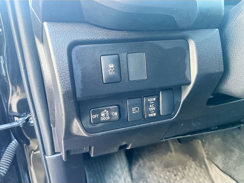 Used 2023 Toyota Tacoma TRD Off-Road w/ Black Out Package (TMS) AWD/4WD image 10