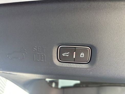 New 2025 Ford Expedition Active image 32