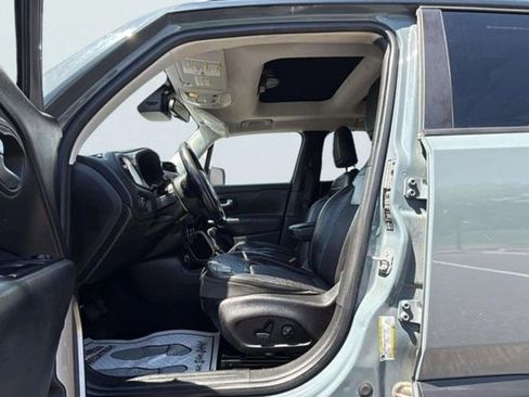 Used 2017 Jeep Renegade Trailhawk image 13