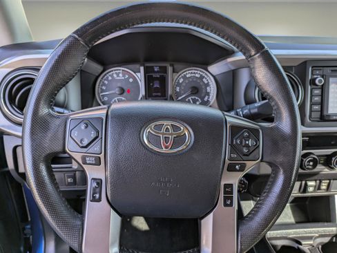Used 2018 Toyota Tacoma SR5 image 17