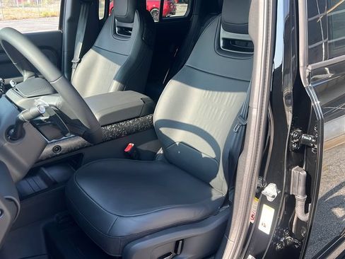 New 2026 Land Rover Defender 110 AWD/4WD image 15