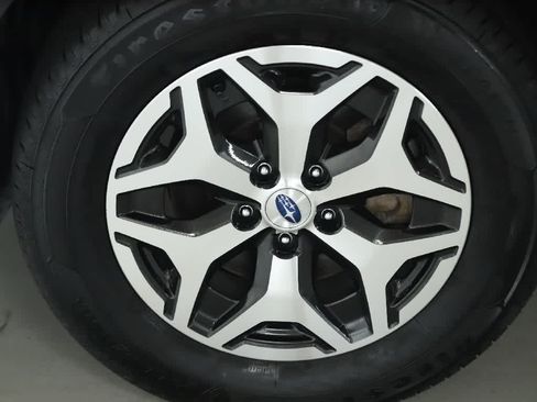 Certified 2024 Subaru Forester Premium AWD/4WD image 38