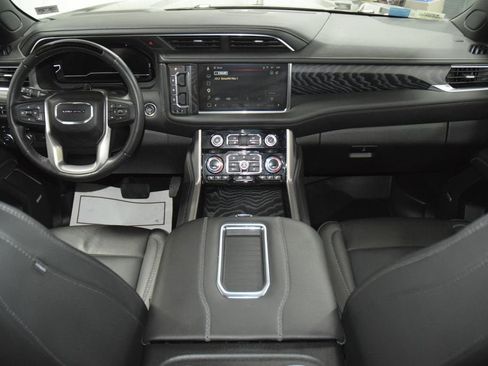 Used 2024 GMC Yukon XL Denali w/ Advanced Technology Package AWD/4WD image 33