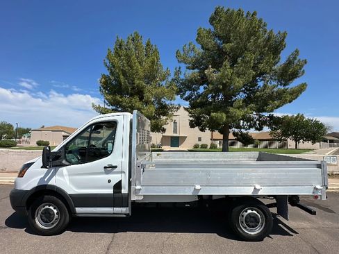 Used 2018 Ford Transit 250 138 RWD image 1
