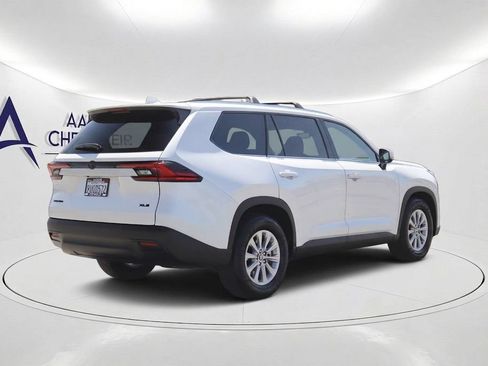 Used 2025 Toyota Grand Highlander AWD Hybrid image 4