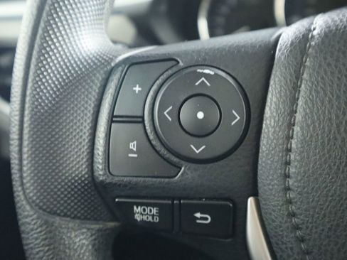 Used 2015 Toyota Corolla LE image 11