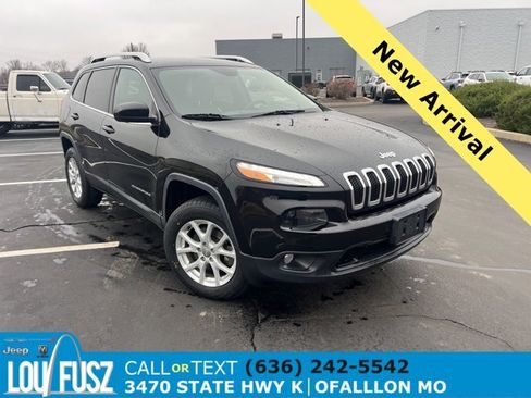 Used 2017 Jeep Cherokee Latitude w/ Cold Weather Group image 1