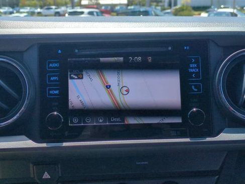 Used 2019 Toyota Tacoma TRD Sport w/ Technology Package AWD/4WD image 22