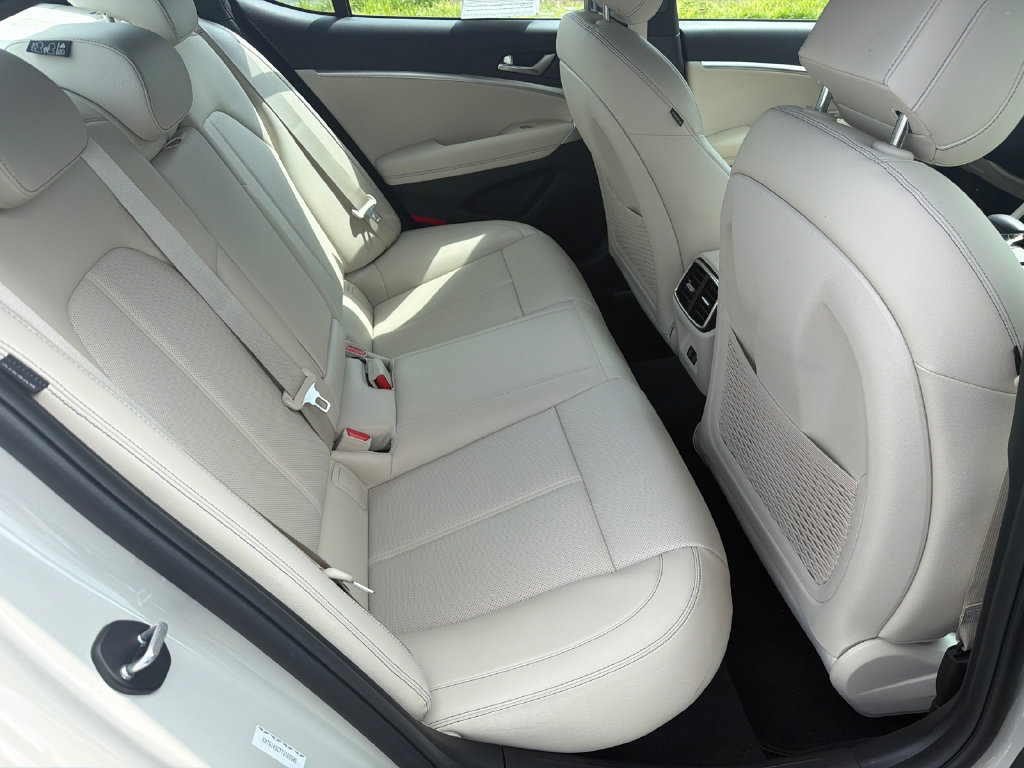 Used 2026 Genesis G70 2.5T RWD image 18