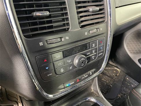 Used 2017 Dodge Grand Caravan GT image 8