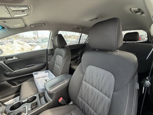 Used 2020 Kia Sportage LX image 12